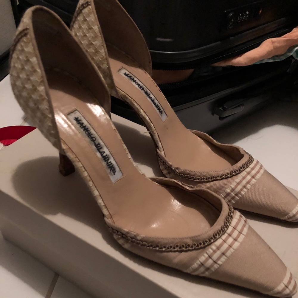 Manolo Blahnik Checkered Beige Heels